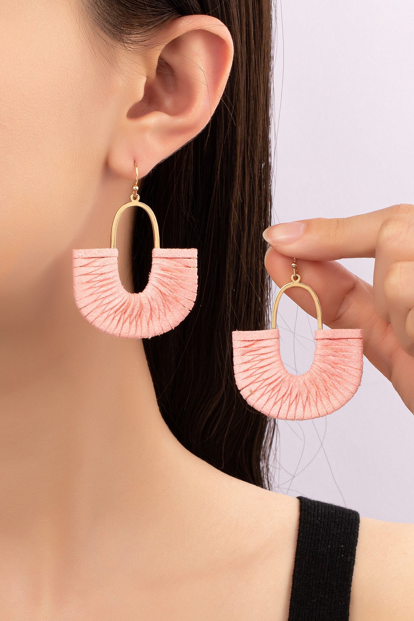 Curving Arch Earring - Pink